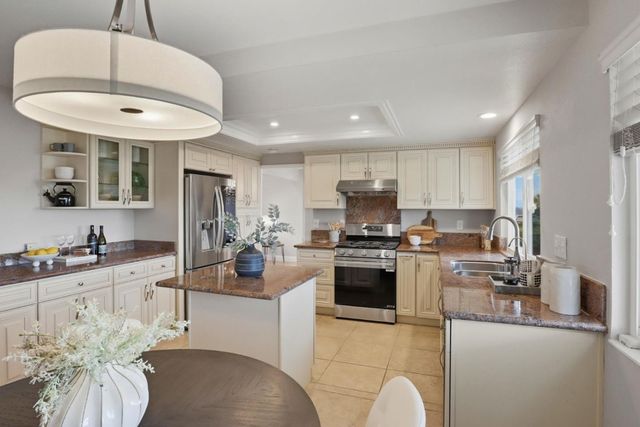 18737 W Cavendish Drive, Castro Valley, CA 94552