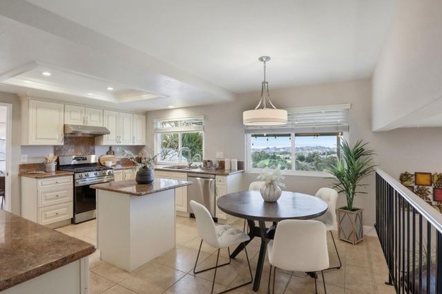 18737 W Cavendish Drive, Castro Valley, CA 94552