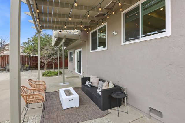 18737 W Cavendish Drive, Castro Valley, CA 94552