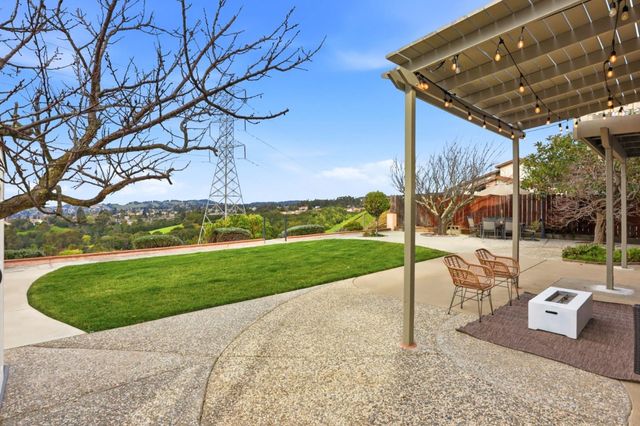 18737 W Cavendish Drive, Castro Valley, CA 94552