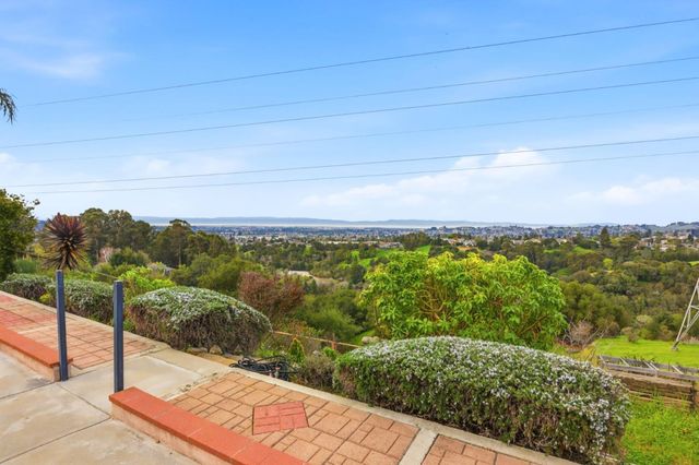 18737 W Cavendish Drive, Castro Valley, CA 94552