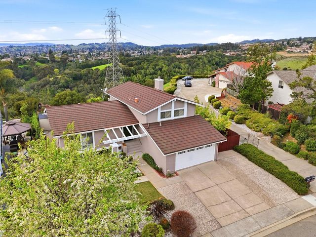 18737 W Cavendish Drive, Castro Valley, CA 94552