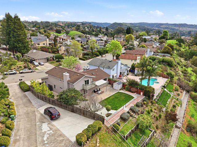 18737 W Cavendish Drive, Castro Valley, CA 94552