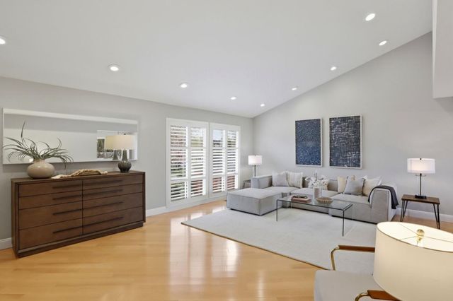 18737 W Cavendish Drive, Castro Valley, CA 94552