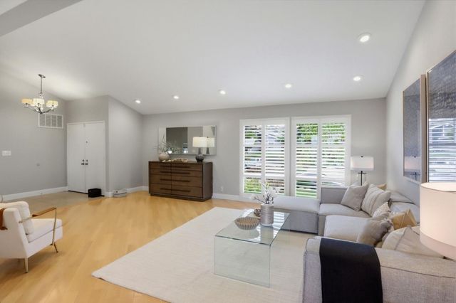 18737 W Cavendish Drive, Castro Valley, CA 94552