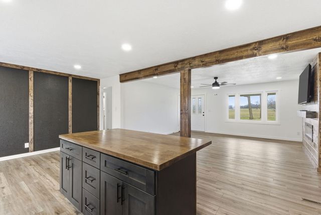 10431 W Farm Road 174, Republic, MO 65738