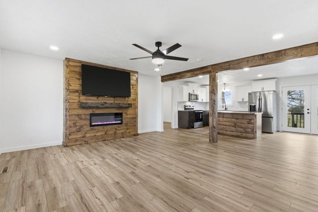 10431 W Farm Road 174, Republic, MO 65738