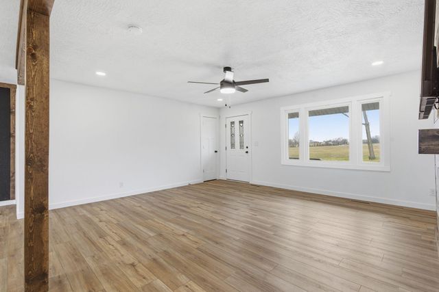 10431 W Farm Road 174, Republic, MO 65738