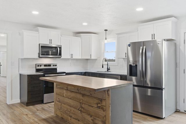 10431 W Farm Road 174, Republic, MO 65738