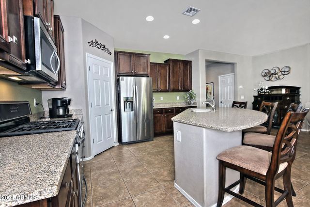 4394 N HUMMINGBIRD Drive, Florence, AZ 85132