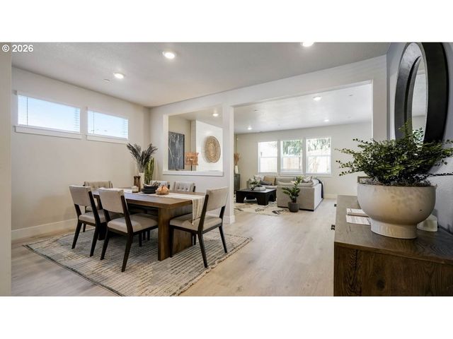 2221 VENETA Ave S, Salem, OR 97306