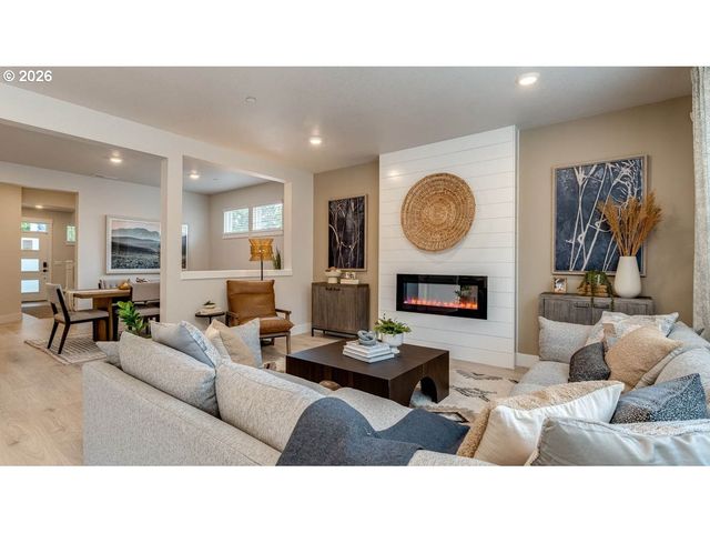 2221 VENETA Ave S, Salem, OR 97306