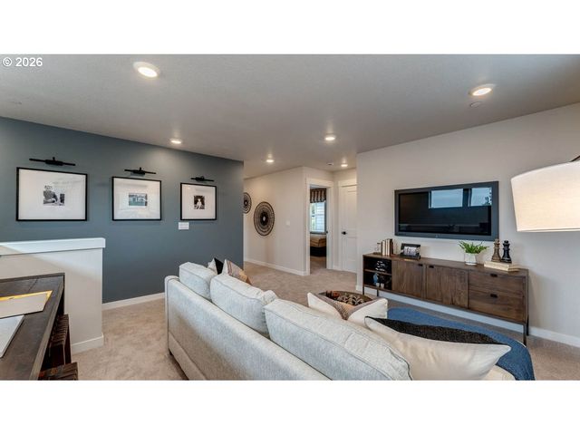 2221 VENETA Ave S, Salem, OR 97306