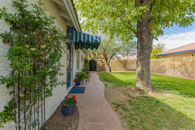 2711 W HIGHLAND Street, Chandler, AZ 85224