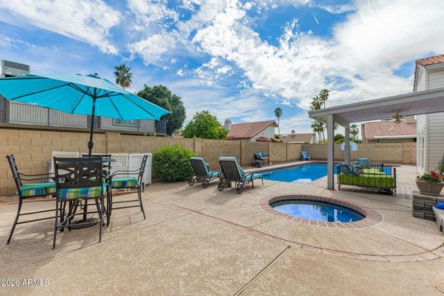 2711 W HIGHLAND Street, Chandler, AZ 85224