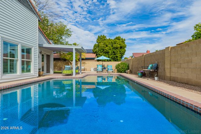 2711 W HIGHLAND Street, Chandler, AZ 85224