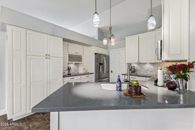 2711 W HIGHLAND Street, Chandler, AZ 85224