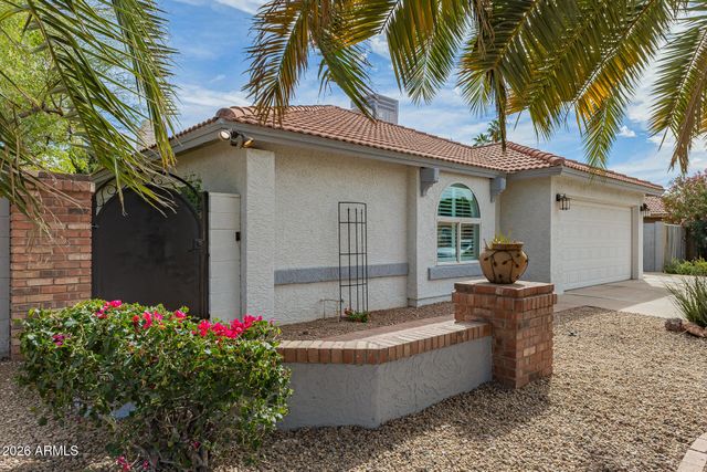 2711 W HIGHLAND Street, Chandler, AZ 85224