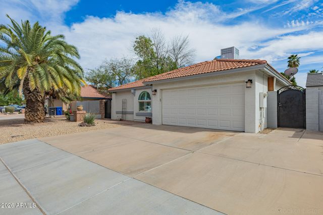 2711 W HIGHLAND Street, Chandler, AZ 85224