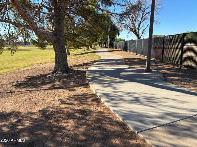 2711 W HIGHLAND Street, Chandler, AZ 85224