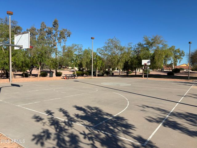 2711 W HIGHLAND Street, Chandler, AZ 85224