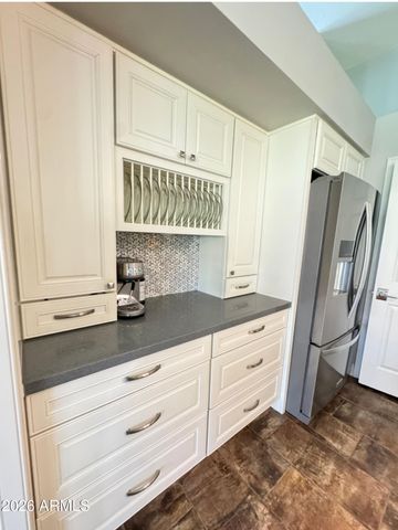 2711 W HIGHLAND Street, Chandler, AZ 85224