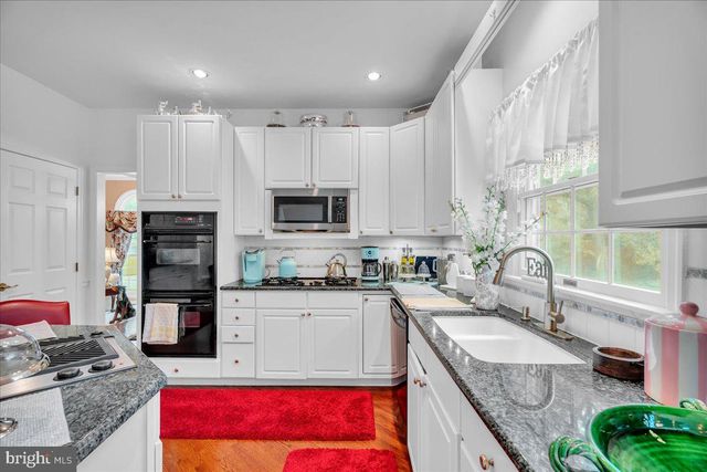 14 CLEARBROOK LN, Sewell, NJ 08080