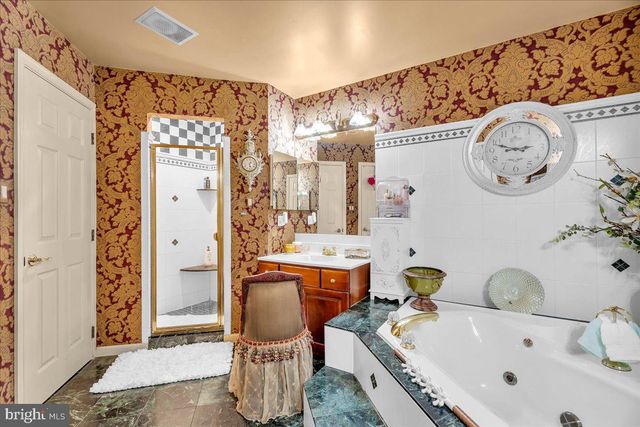 14 CLEARBROOK LN, Sewell, NJ 08080