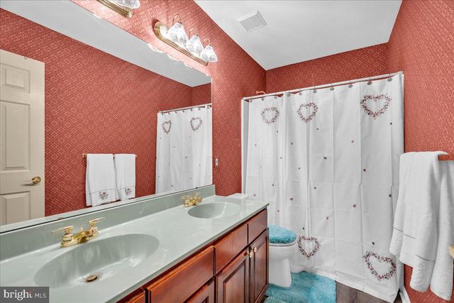 14 CLEARBROOK LN, Sewell, NJ 08080