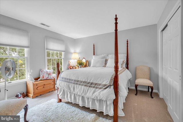 14 CLEARBROOK LN, Sewell, NJ 08080