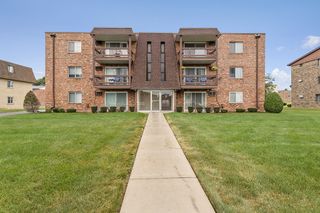 5728 128th Street 1B, Crestwood, IL 60418