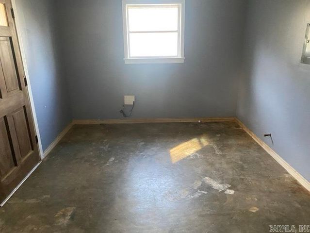 514 W Pennington St Highway, Ola, AR 72853