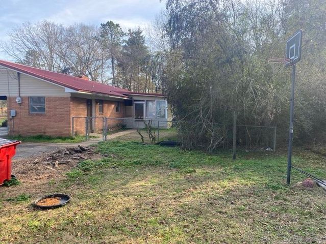 514 W Pennington St Highway, Ola, AR 72853