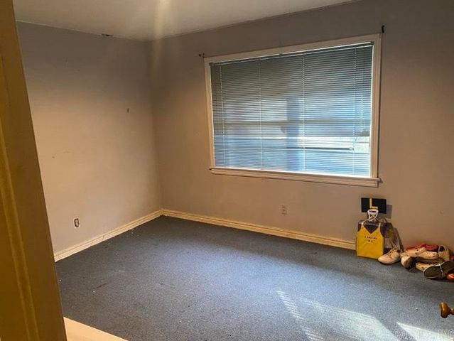 514 W Pennington St Highway, Ola, AR 72853