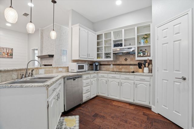 7021 Cook Circle, North Richland Hills, TX 76182