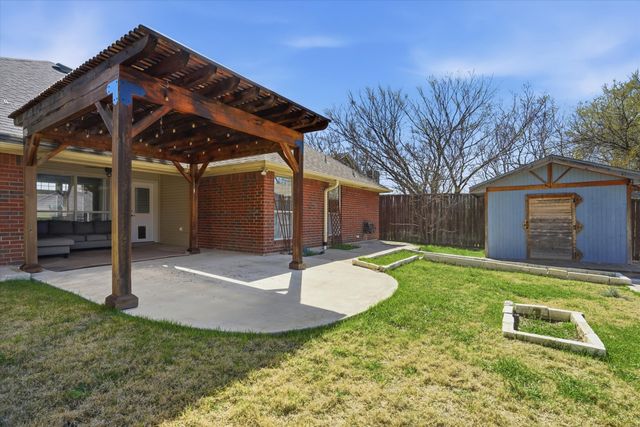 7021 Cook Circle, North Richland Hills, TX 76182