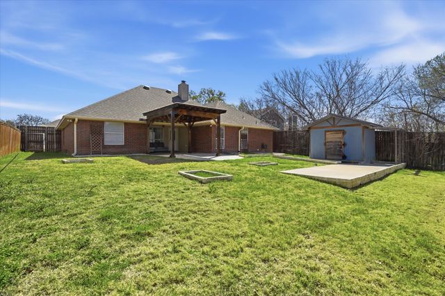 7021 Cook Circle, North Richland Hills, TX 76182