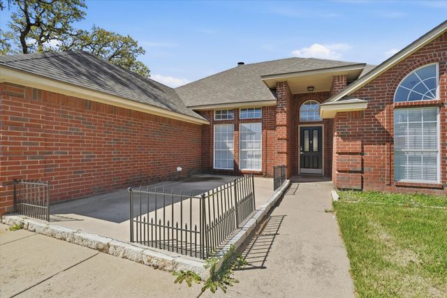 7021 Cook Circle, North Richland Hills, TX 76182