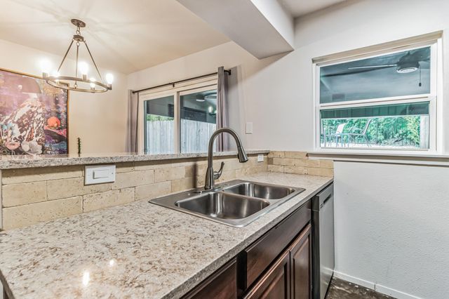 1501 Rockdale CIR A, Austin, TX 78704