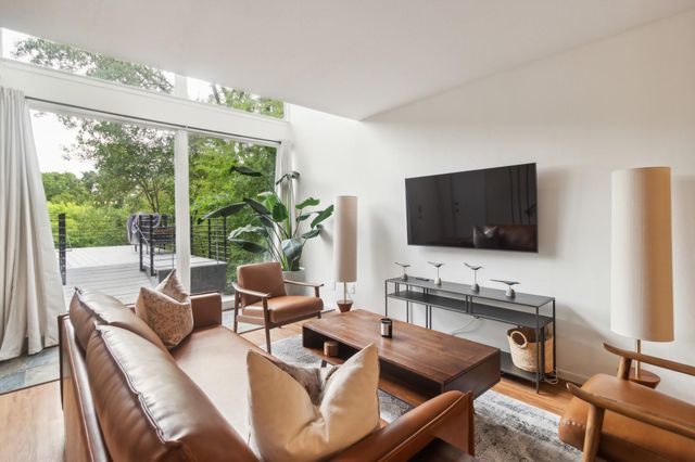 1501 Rockdale CIR A, Austin, TX 78704