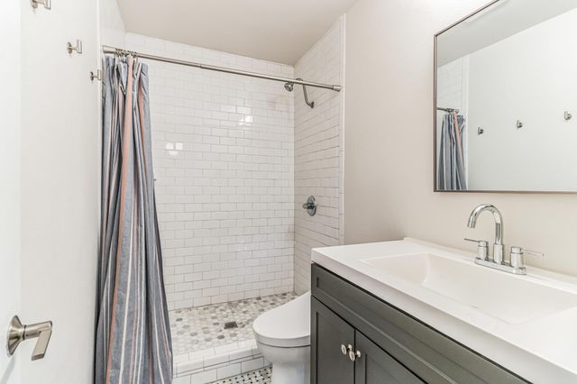 1501 Rockdale CIR A, Austin, TX 78704