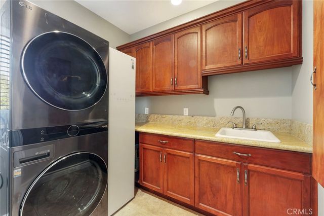 322 E 19th, Upland, CA 91784