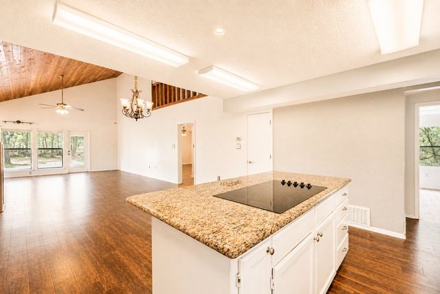 7425 US 287 Highway, Arlington, TX 76001