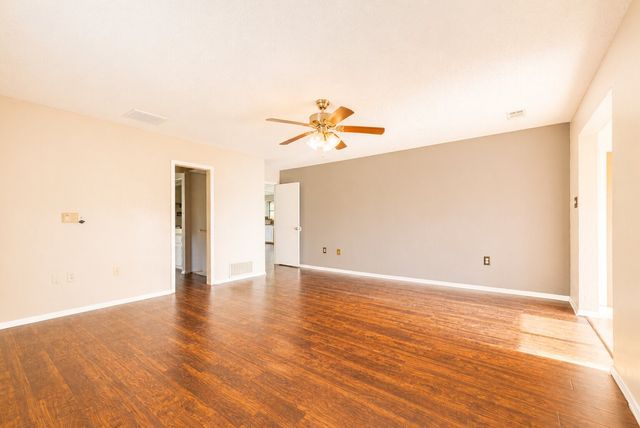 7425 US 287 Highway, Arlington, TX 76001