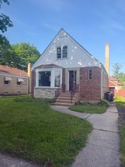 7338 N Overhill Avenue, Chicago, IL 60631