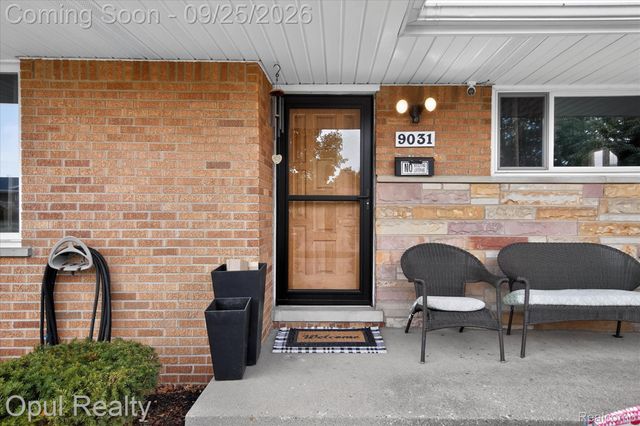 9031 Laurel Street, Livonia, MI 48150