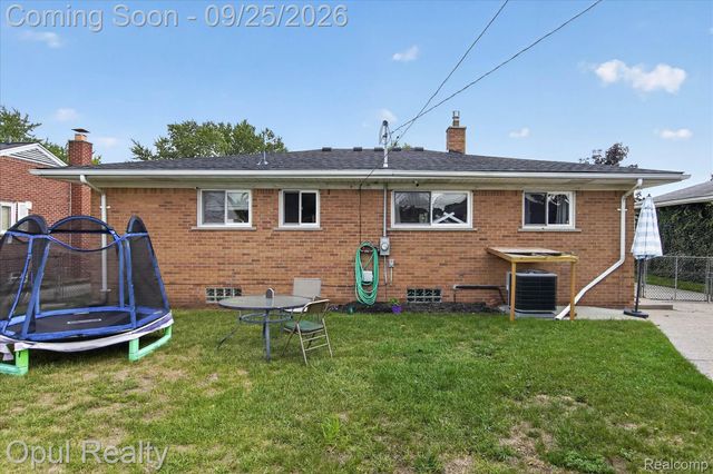9031 Laurel Street, Livonia, MI 48150