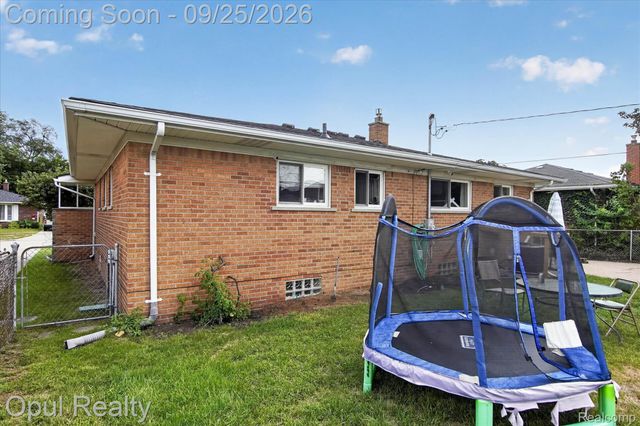9031 Laurel Street, Livonia, MI 48150