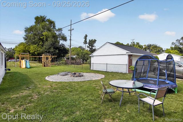 9031 Laurel Street, Livonia, MI 48150