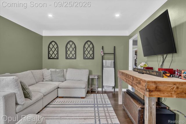 9031 Laurel Street, Livonia, MI 48150